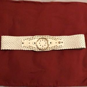 GUESS white weaved belt